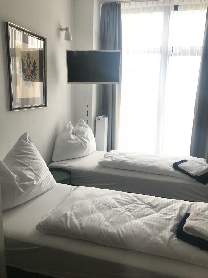 Sissi Apartments Achau Bagian luar foto