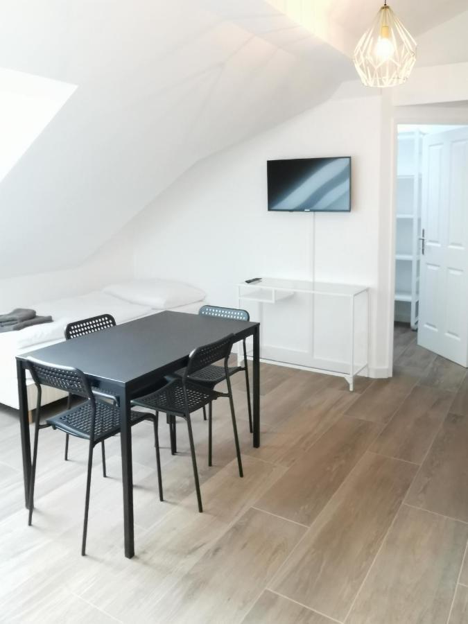 Sissi Apartments Achau Bagian luar foto