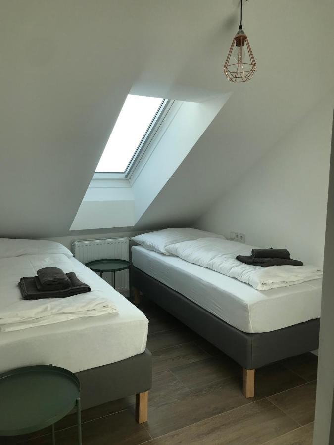 Sissi Apartments Achau Bagian luar foto